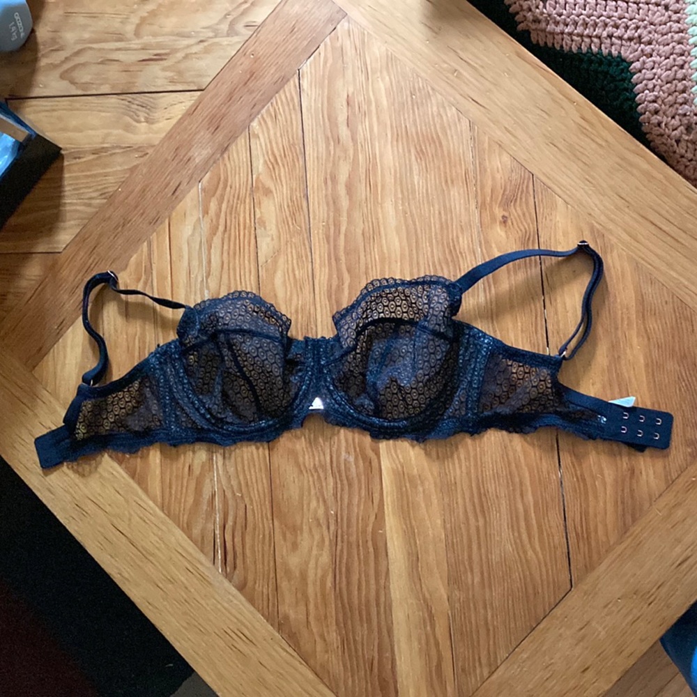 30E black Beija London Waves Z lace balconette bra